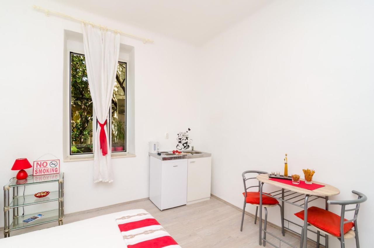 Apartment Caceris Дубровник Екстериор снимка