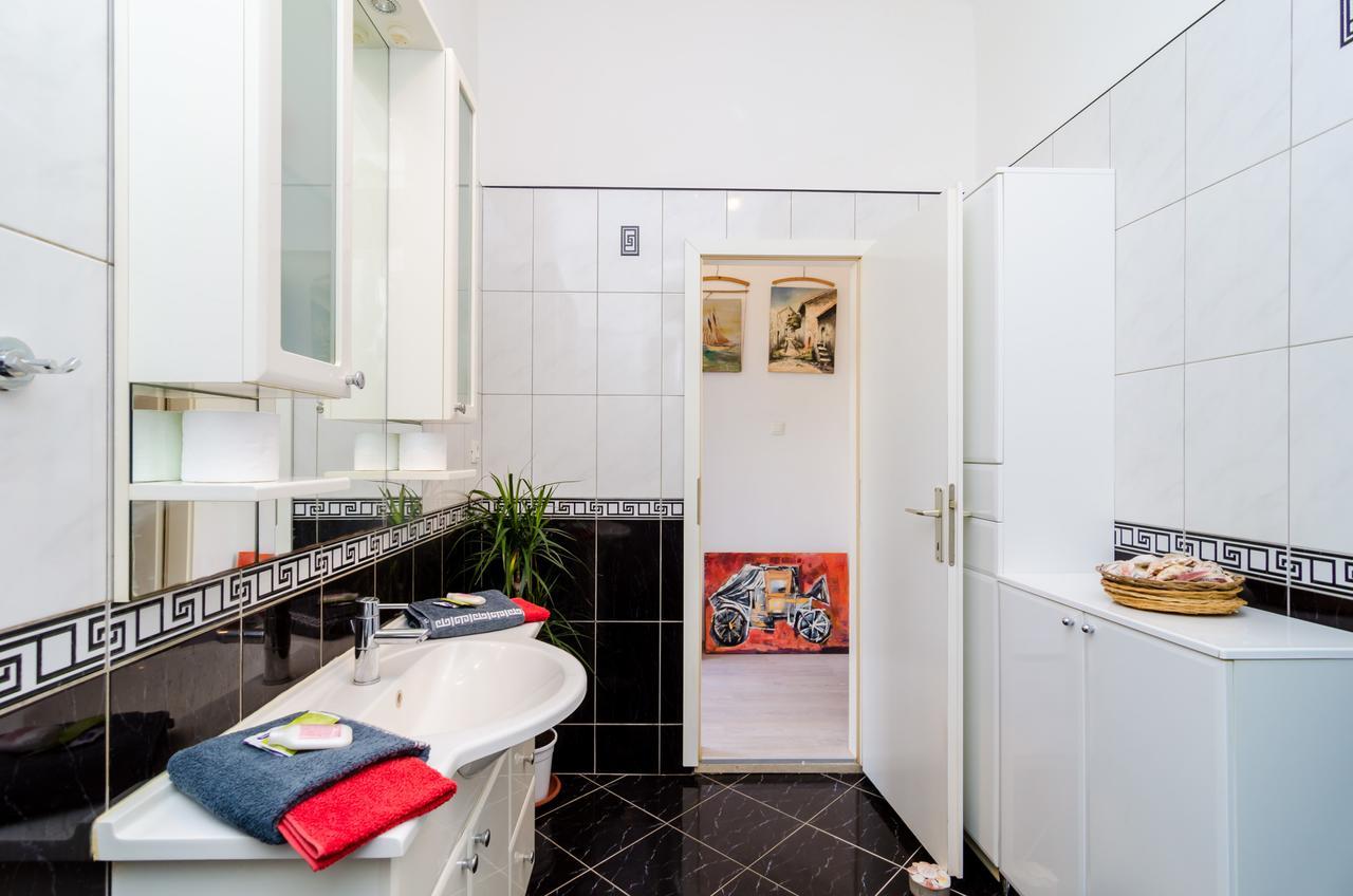 Apartment Caceris Дубровник Екстериор снимка